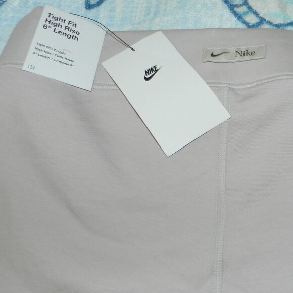 Nike Sportswear Classic High-Waisted 6" Graphic Biker Shorts🆕 FAST⌚📦🏃💨🚚 - Picture 10 of 16